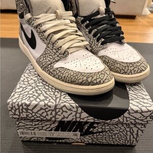 Nike AIR JORDAN 1
RETRO HIGH OG
DZ5485 052
TECH GREYMUSLIN-BLACK-WHITE